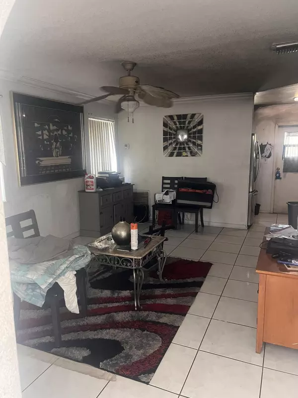 Riviera Beach, FL 33404,840 W 2nd ST