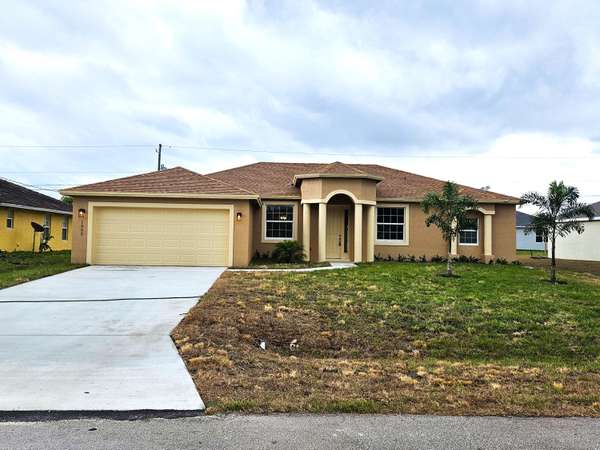 1562 SW Santander AVE, Port Saint Lucie, FL 34953