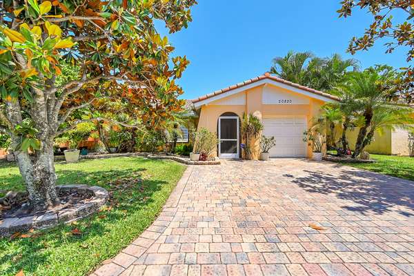 20820 Via Madeira DR, Boca Raton, FL 33433