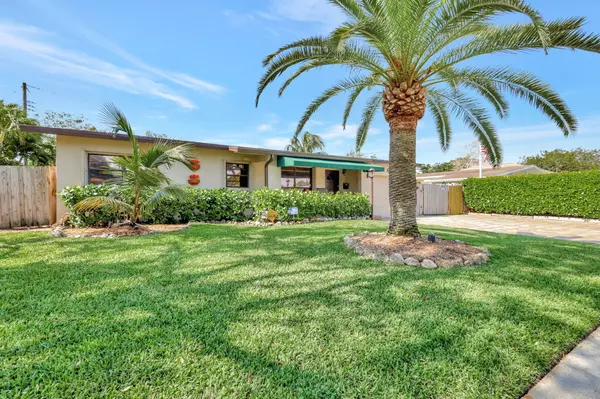 Lantana, FL 33462,892 W Drew ST