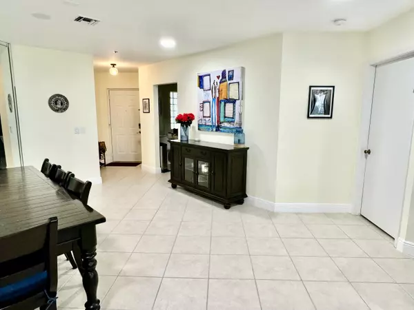 Boynton Beach, FL 33437,5157 Floria WAY G