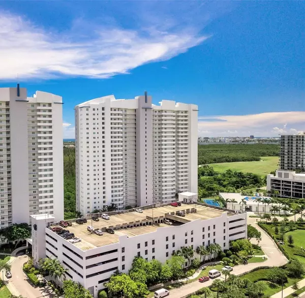 15051 Royal Oaks LN 202, North Miami, FL 33181