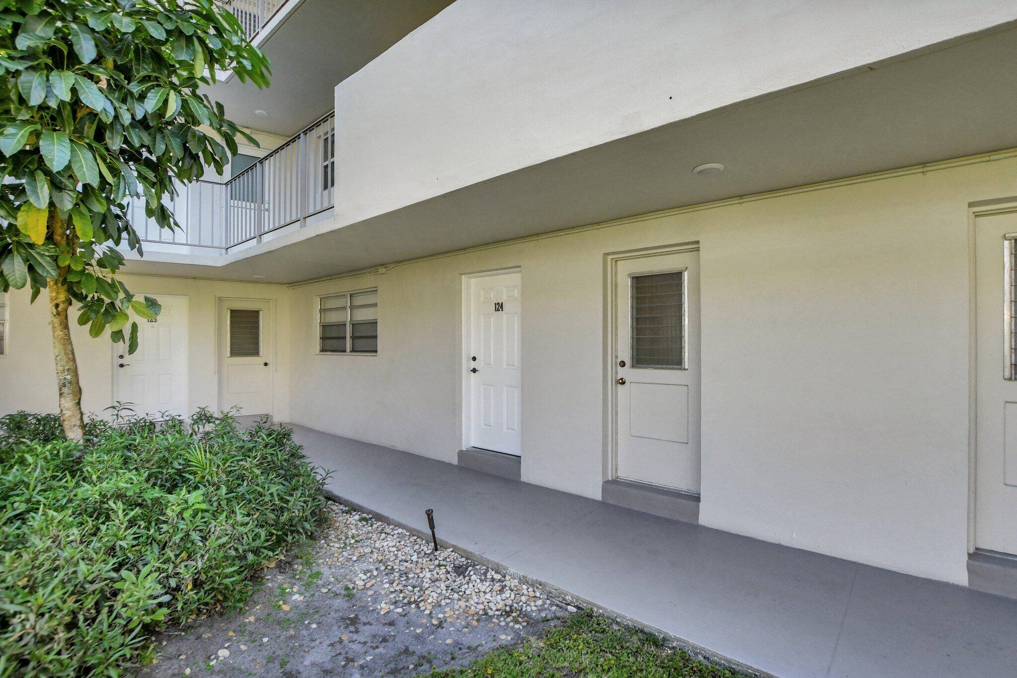 Boca Raton, FL 33487,5601 NW 2nd AVE 124