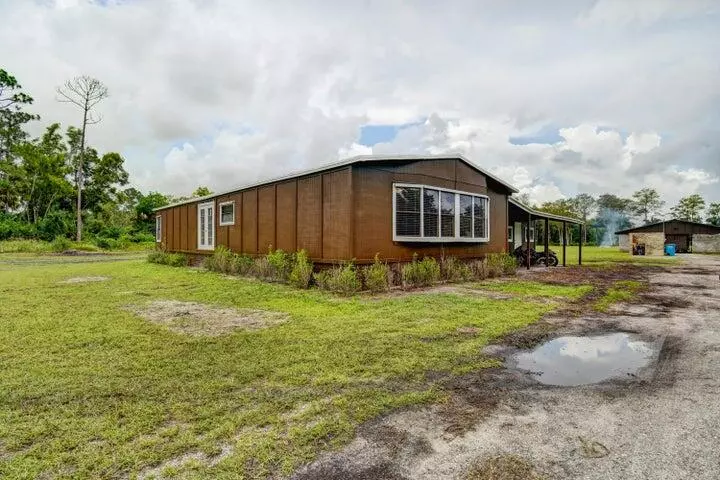 Loxahatchee Groves, FL 33470,1320 B RD