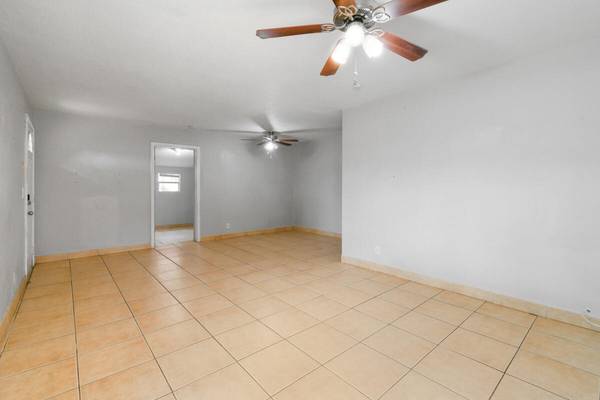 West Palm Beach, FL 33407,725 40th ST