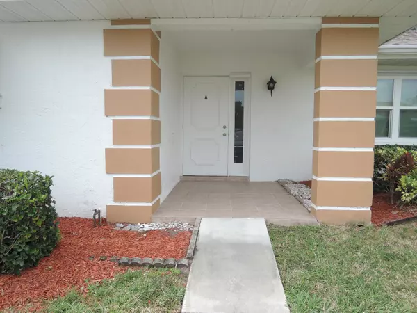 Fort Pierce, FL 34982,1011 Pheasant Run DR Apt A