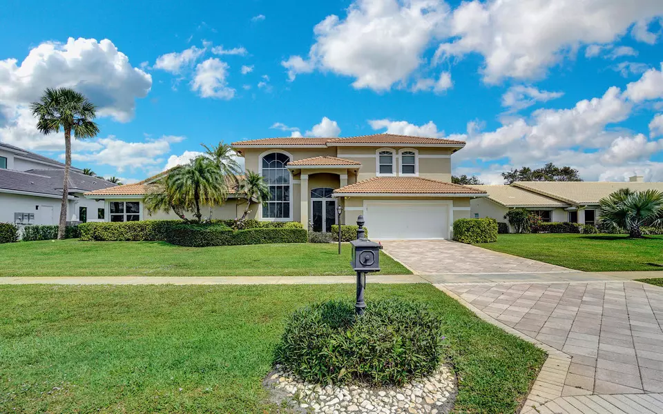 4581 White Cedar LN, Delray Beach, FL 33445