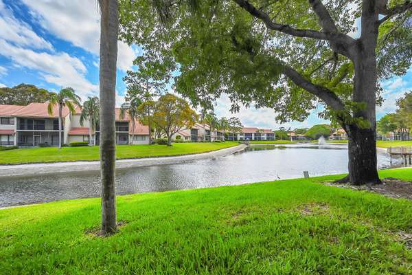 Boca Raton, FL 33486,5631 Coach House CIR B