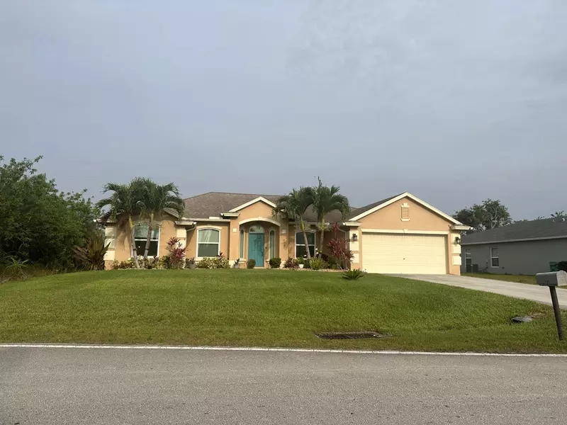 585 SW Undallo RD, Port Saint Lucie, FL 34953