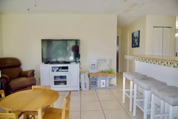 Riviera Beach, FL 33418,1043 Aspri WAY