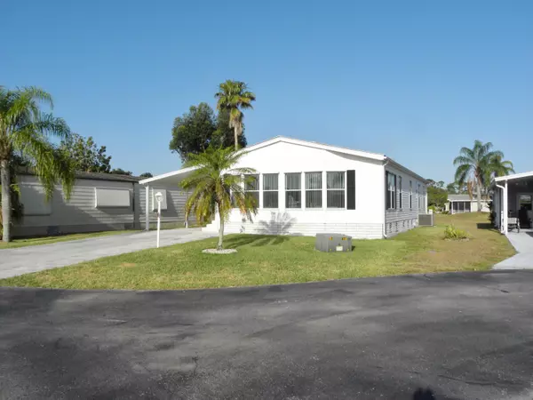 Fort Pierce, FL 34982,5571 Hemingway CT 13