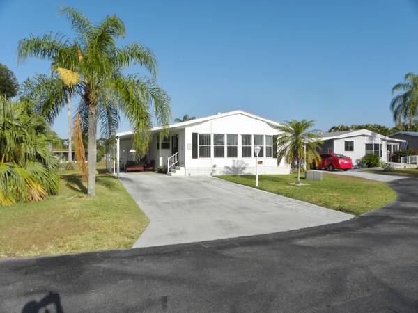 Fort Pierce, FL 34982,5571 Hemingway CT 13