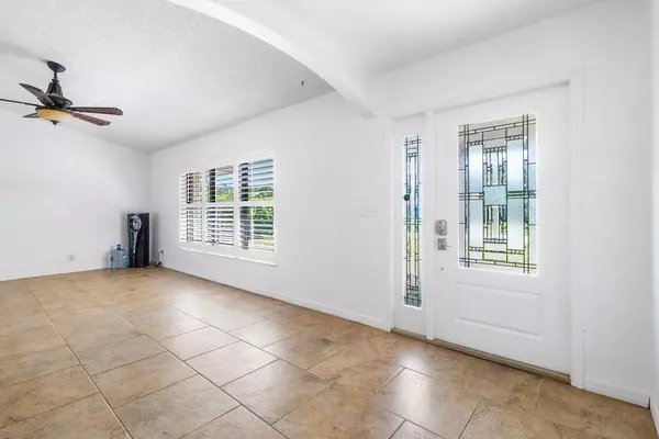 Lake Worth, FL 33467,6100 Birchtree TER