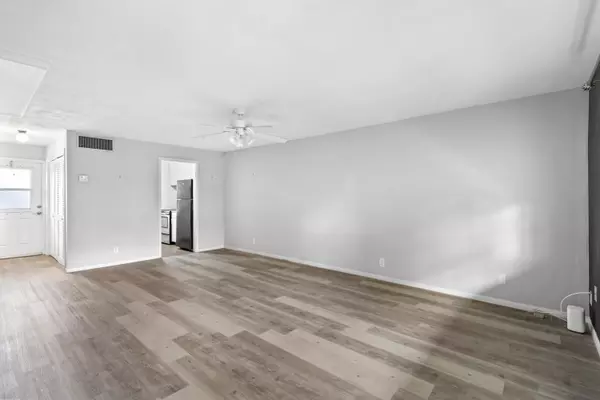 Royal Palm Beach, FL 33411,148 West CT