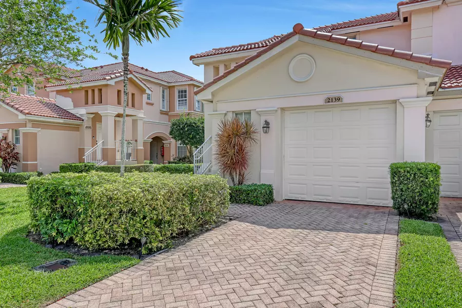 2139 Wingate BND, Wellington, FL 33414