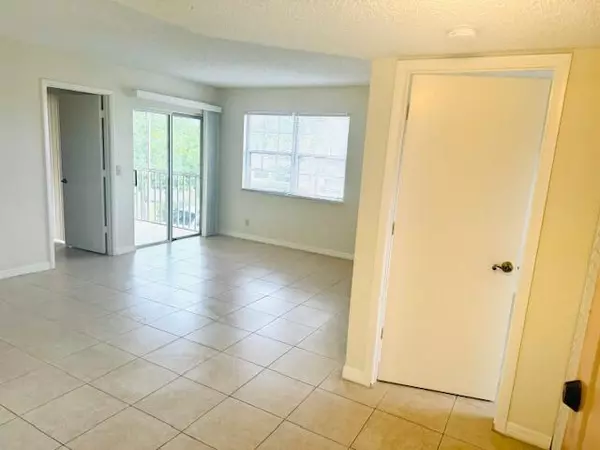 Port Saint Lucie, FL 34952,1502 SE Royal Green CIR B-201