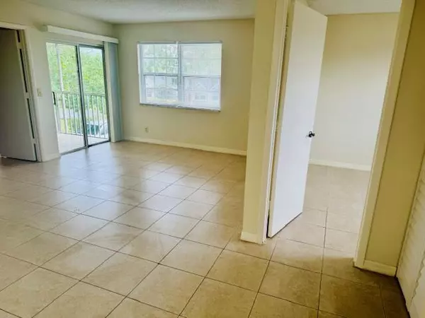 Port Saint Lucie, FL 34952,1502 SE Royal Green CIR B-201