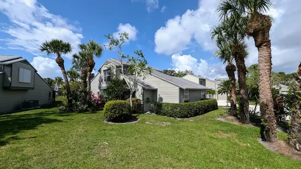 Jensen Beach, FL 34957,906 NE Sandalwood PL