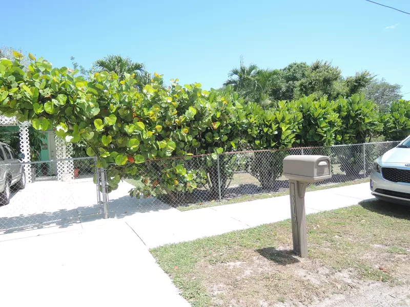 312 N 23rd ST, Fort Pierce, FL 34950