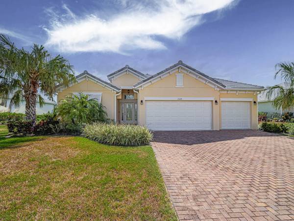 2529 Saint Lucia CIR, Vero Beach, FL 32967