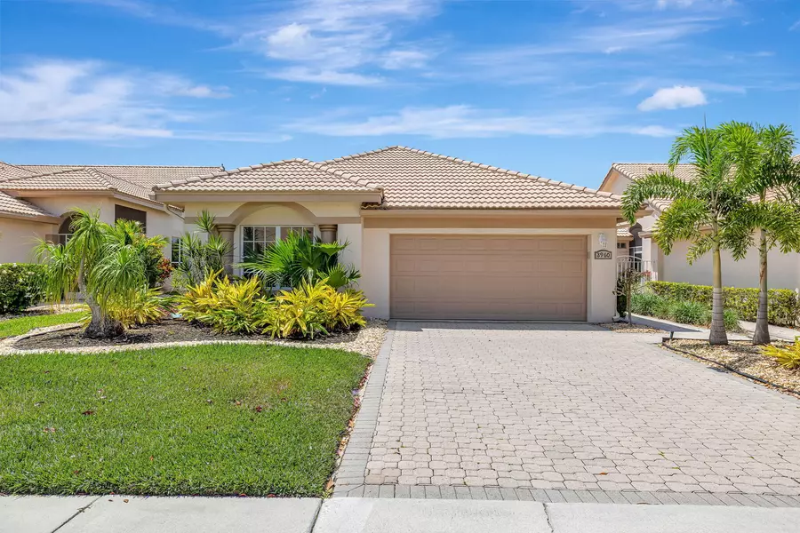 8960 Shoal Creek LN, Boynton Beach, FL 33472