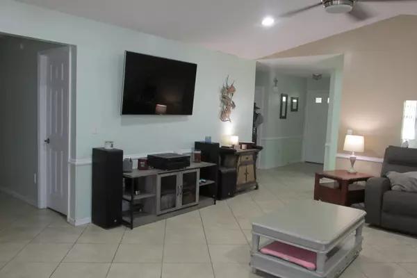 Port Saint Lucie, FL 34953,135 SW South Wakefield CIR