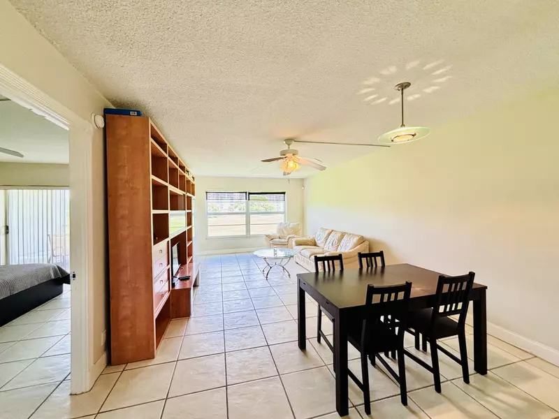 2900 N Palm Aire DR 206, Pompano Beach, FL 33069