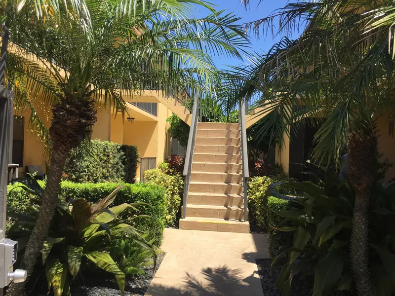 120 N M ST K, Lake Worth Beach, FL 33460