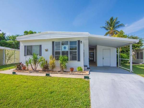 521 NE Saphire WAY, Jensen Beach, FL 34957