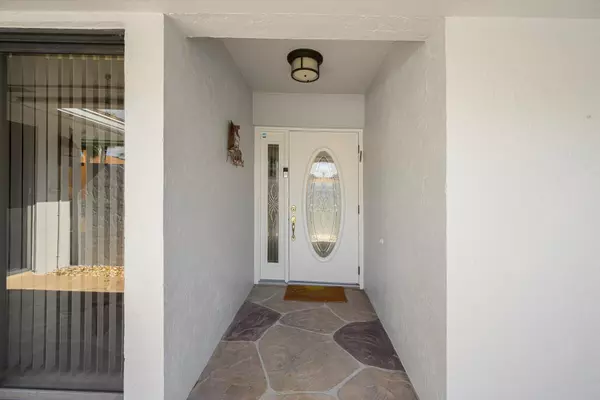 Hypoluxo, FL 33462,8 S Lakeshore DR