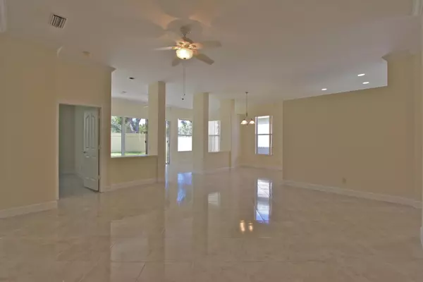 Jupiter, FL 33458,252 Sussex CIR