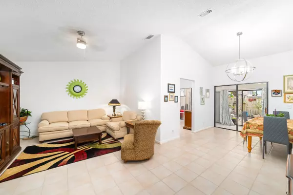 Jupiter, FL 33458,115 Sherwood CIR 26a