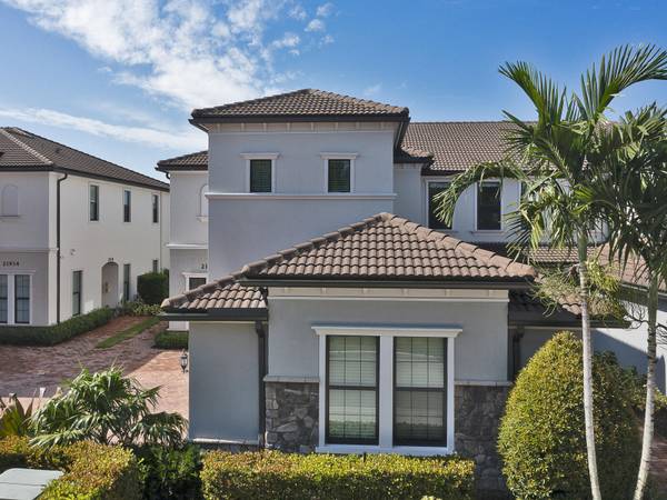 Boca Raton, FL 33428,21942 Canadensis CIR 101