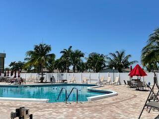 2931 W Crosley DR B, West Palm Beach, FL 33415
