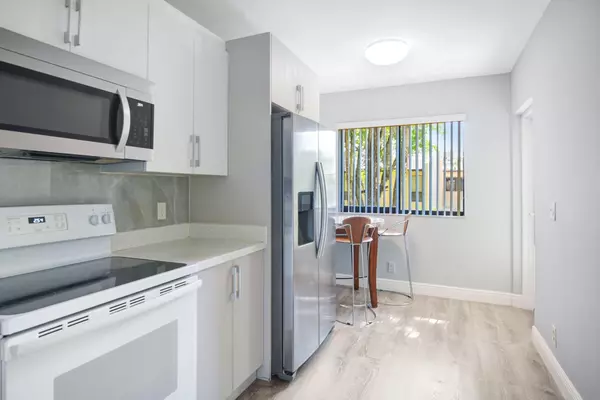 Boca Raton, FL 33433,6342 W Longboat LN 203