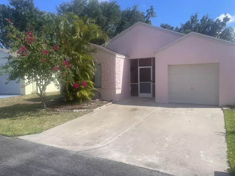 4 Beckley PL, Boynton Beach, FL 33426