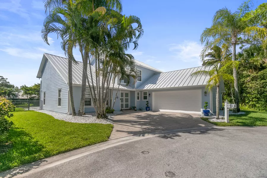 9029 SE Breeze WAY, Hobe Sound, FL 33455