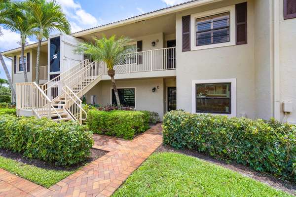 38 W Stratford LN, Boynton Beach, FL 33436