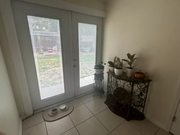 Port Saint Lucie, FL 34983,158 SE Castana CT