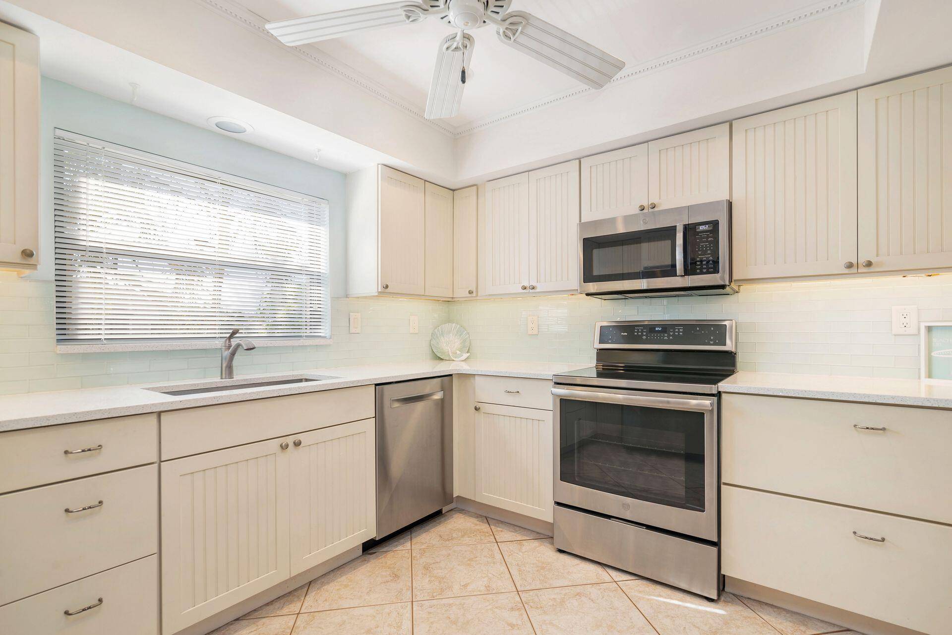 Jupiter, FL 33477,204 Clubhouse CIR