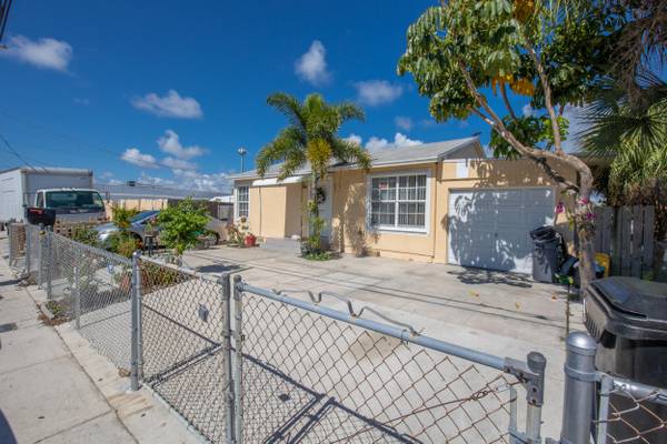 922 S Dixie ST, Lake Worth Beach, FL 33460