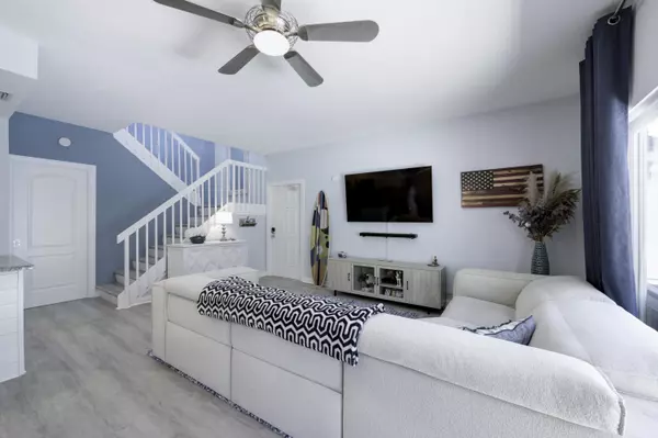 Tequesta, FL 33469,76 Laurel Oaks CIR