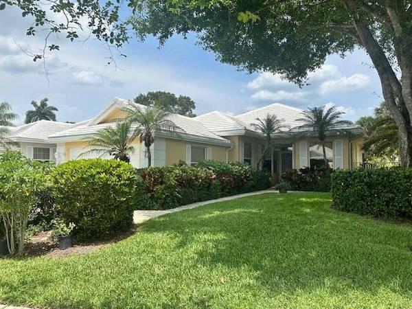 Palm Beach Gardens, FL 33410,8570 Wakefield DR