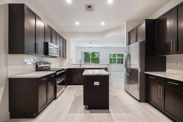 126 W Prive CIR, Delray Beach, FL 33445