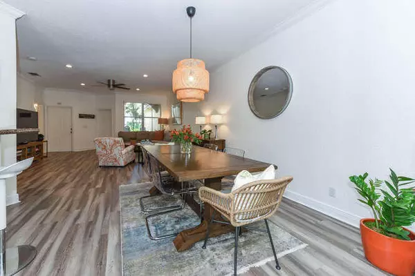 Hypoluxo, FL 33462,182 Las Brisas CIR