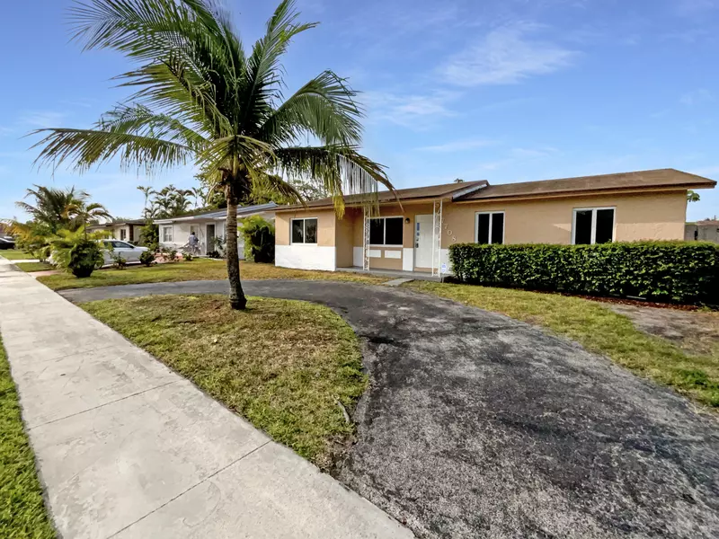 7708 SW 6th CT, North Lauderdale, FL 33068