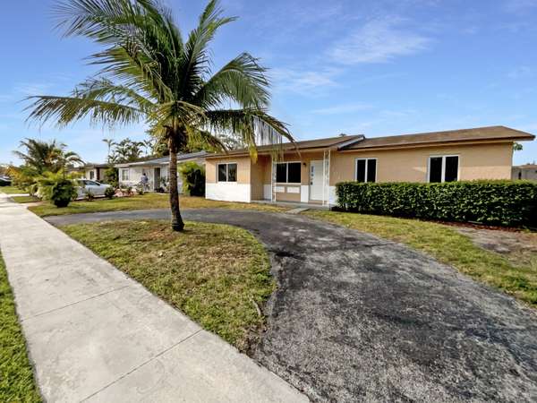 7708 SW 6th CT,  North Lauderdale,  FL 33068