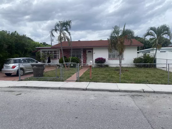 909 Almeria RD, West Palm Beach, FL 33405