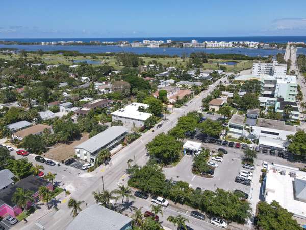 Lake Worth Beach, FL 33460,106 N Ocean Breeze