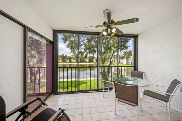 Delray Beach, FL 33484,6037 Pointe Regal CIR 207